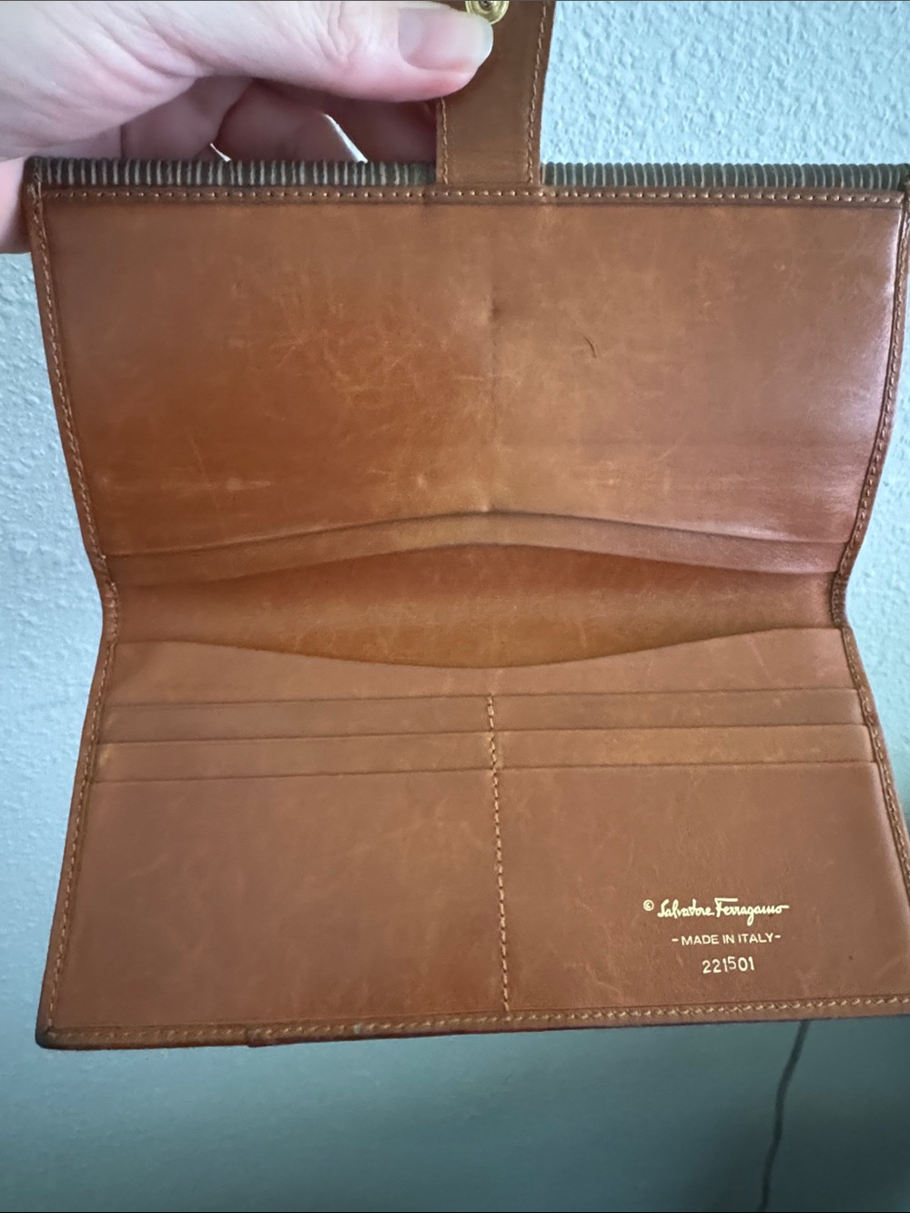 Salvatore Ferragamo Brown Ribbed Fold Wallet with Leather Trim - Picture 10 of 11